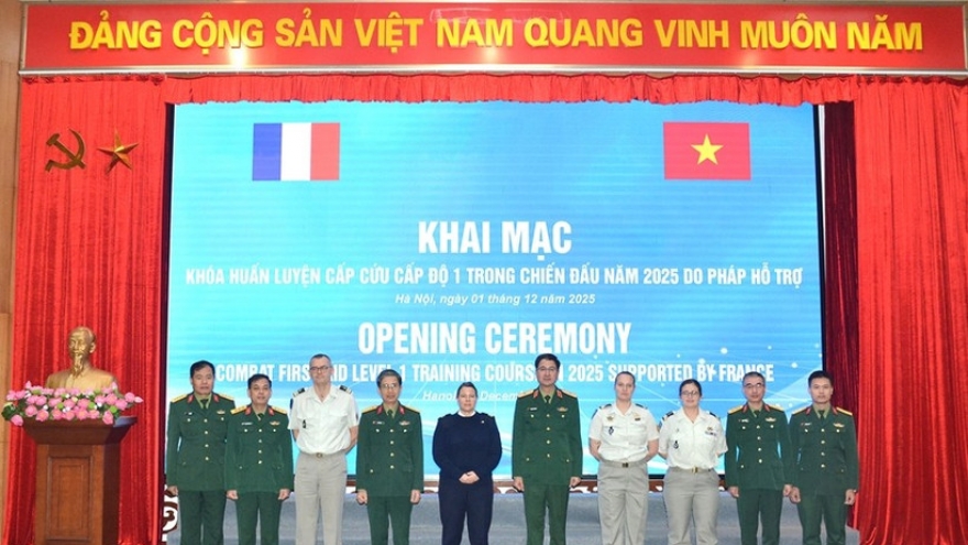France supports VN in training battlefield first aid for peacekeeping operations