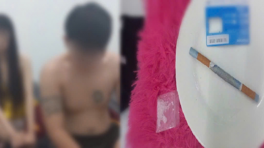 Cặp đôi bị bắt vì tổ chức sử dụng ma túy tại nhà