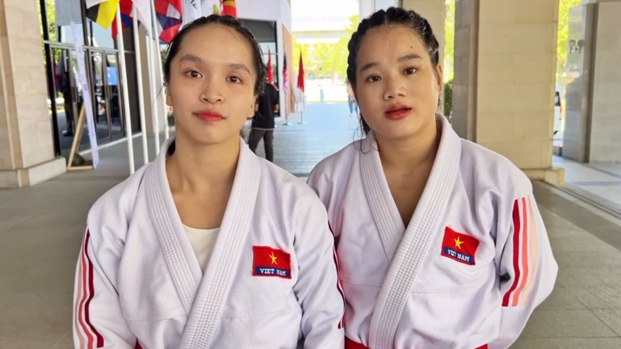 Bộ đôi jujitsu vỡ òa cảm xúc với huy chương đầu tiên cho ĐTTVN tại SEA Games 33