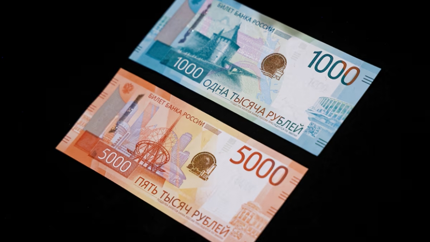 Bloomberg: Đồng rúp Nga ghi nhận mức tăng mạnh trong năm 2025