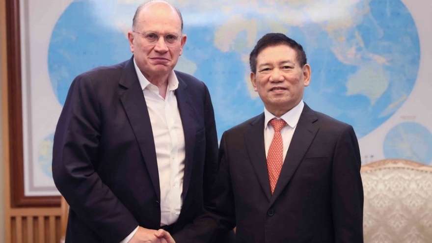AIA Group envisions long-term investment, cooperation in Vietnam