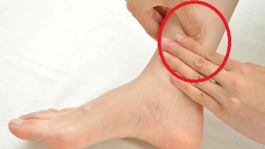 Phụ nữ U50, day huyệt này 10 phút mỗi ngày sẽ trẻ lâu, sống thọ