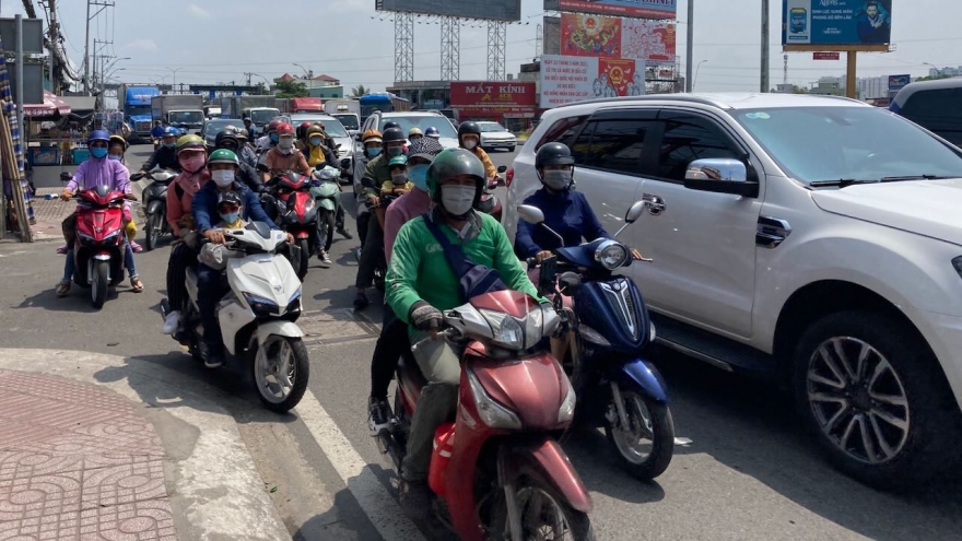 Kẹt xe ngày càng nặng, TP.HCM dùng AI điều tiết đèn xanh giờ cao điểm