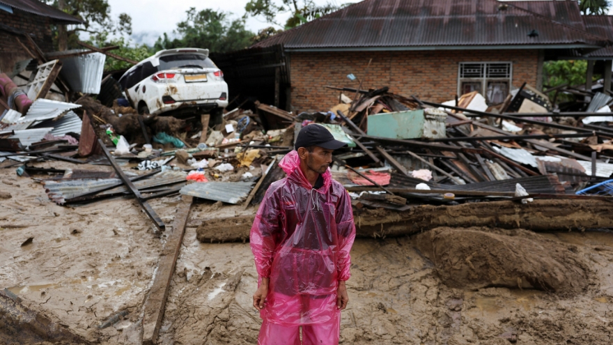 Hàng trăm người chết và mất tích do lũ lụt và lở đất ở Sumatra của Indonesia