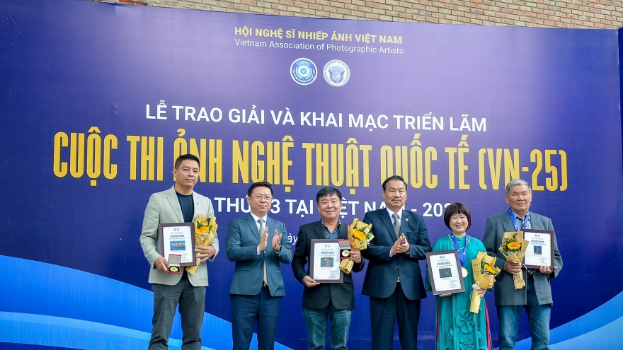 Winners of 13th International Photo Contest 2025 honoured in Hanoi