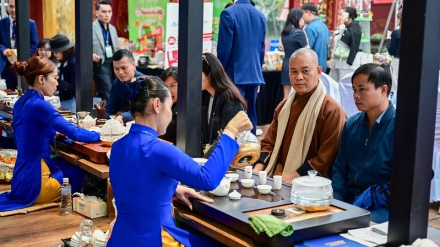 Hue launches first International Tea Festival