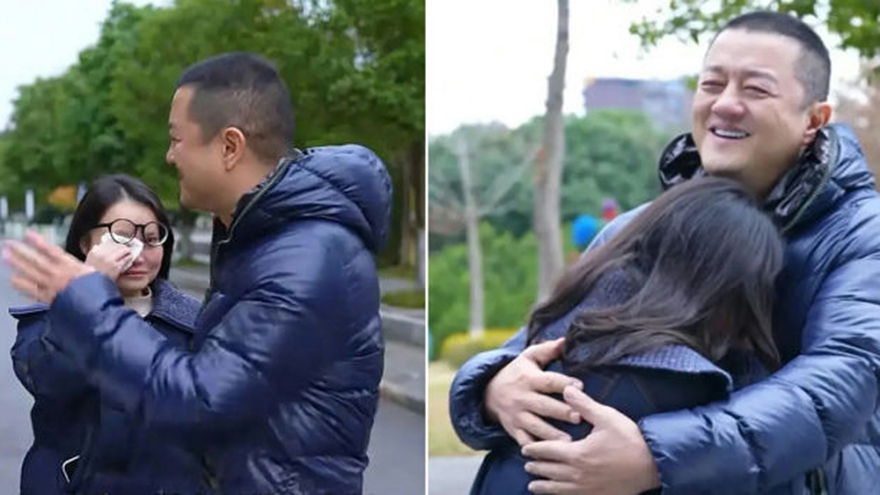 Lý Á Bằng đoàn tụ với “con gái thứ tư” sau hơn một thập kỷ xa cách