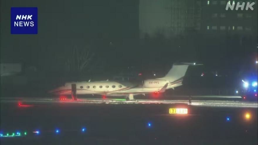 Máy bay phản lực dân dụng trượt khỏi đường băng tại Nhật Bản