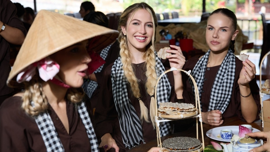 Miss Charm’ foreign beauties explore Vietnamese culture in Mekong Delta