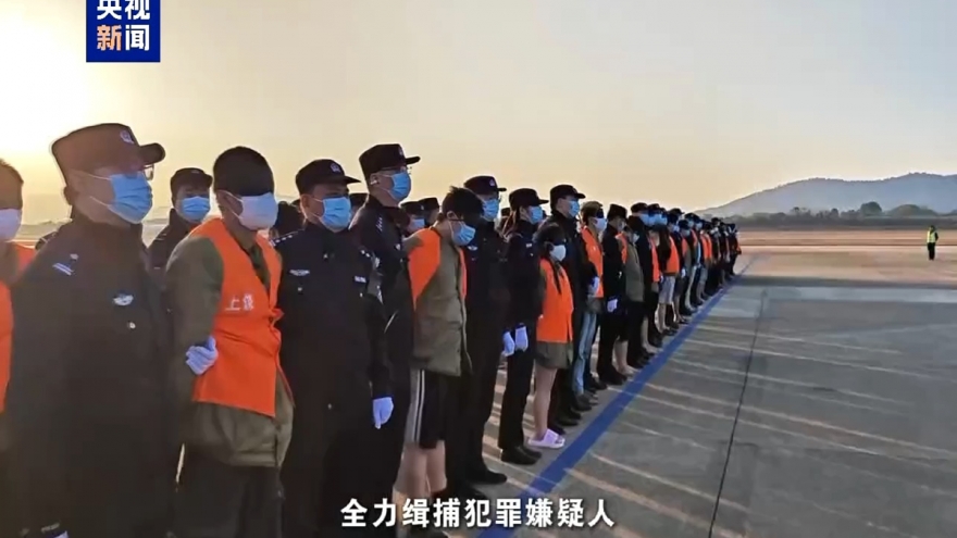 Hơn 1.000 nghi phạm lừa đảo viễn thông tại Myanmar bị áp giải về Trung Quốc