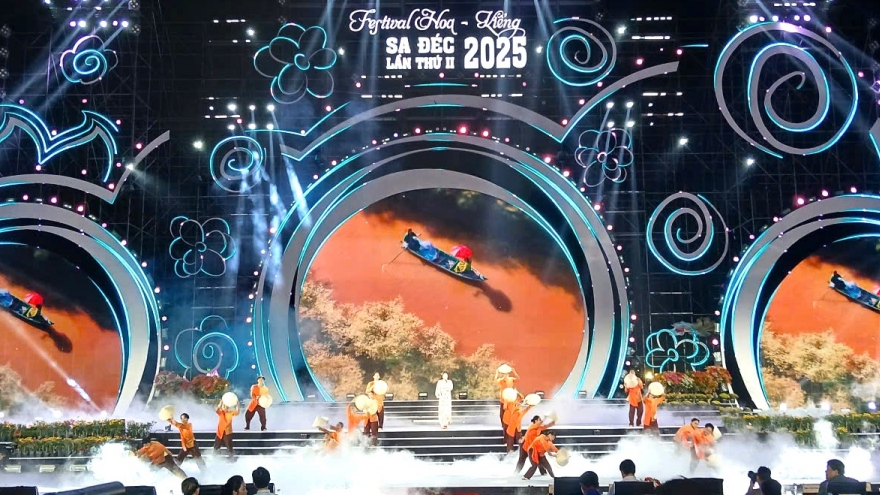 Festival Hoa - Kiểng Sa Đéc 2025: Bản đồ Việt Nam tạo hình từ hoa xác lập kỷ lục