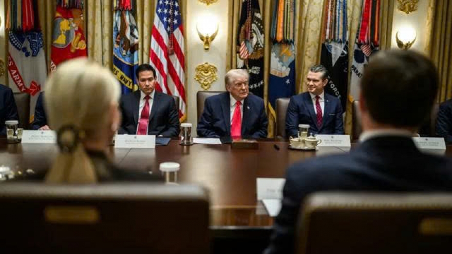 Mỹ dự kiến đưa 4 phi hành gia bay quanh Mặt trăng vào năm 2026