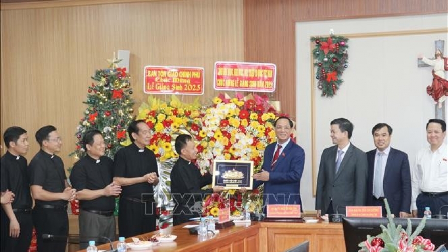 NA Vice Chairman pays Christmas visit to Can Tho Diocese