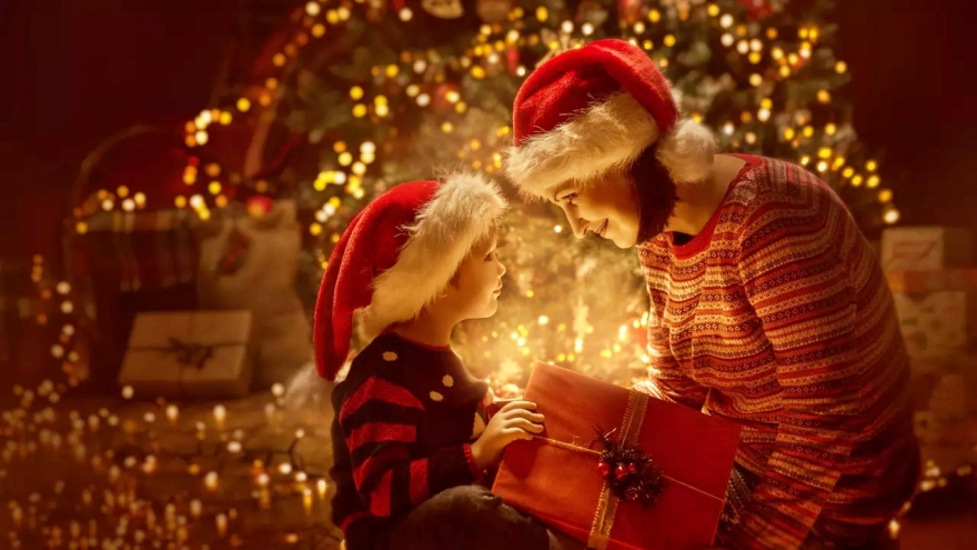 Năm Mới ở Nga: Ánh sáng, gia đình và hương quýt ấm áp giữa mùa đông