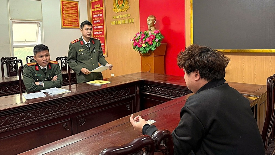 Bị phạt 7,5 triệu đồng vì chuyển hướng cuộc gọi đòi nợ sang hotline Bộ Công an