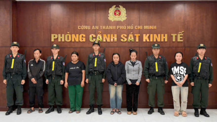 Bắt tạm giam 5 đối tượng sản xuất dầu gió giả bằng hóa chất công nghiệp