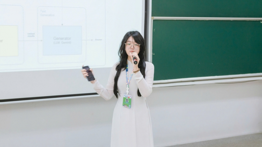 Võ Ngọc Minh Anh ghi dấu ấn trong số các Công dân trẻ tiêu biểu TP HCM 2025