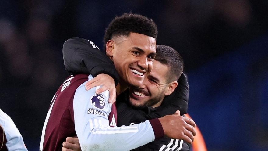 Aston Villa tái hiện kỷ lục trăm năm sau trận thắng Chelsea