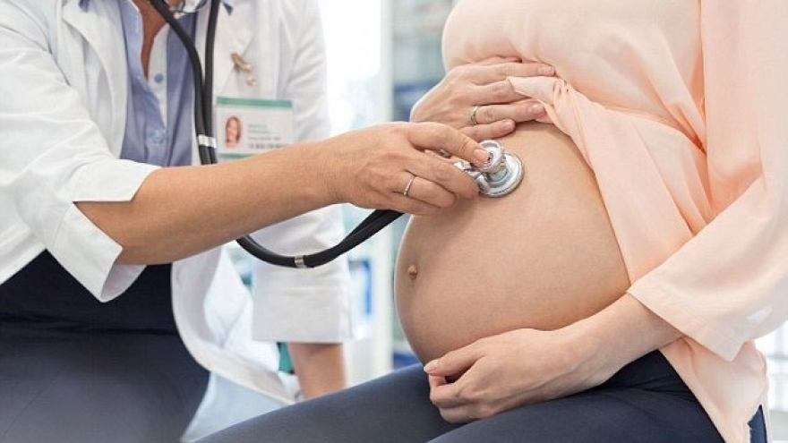 Ngoài 40 tuổi muốn sinh bé thứ hai, nguy cơ gì cho sức khỏe của mẹ và bé?