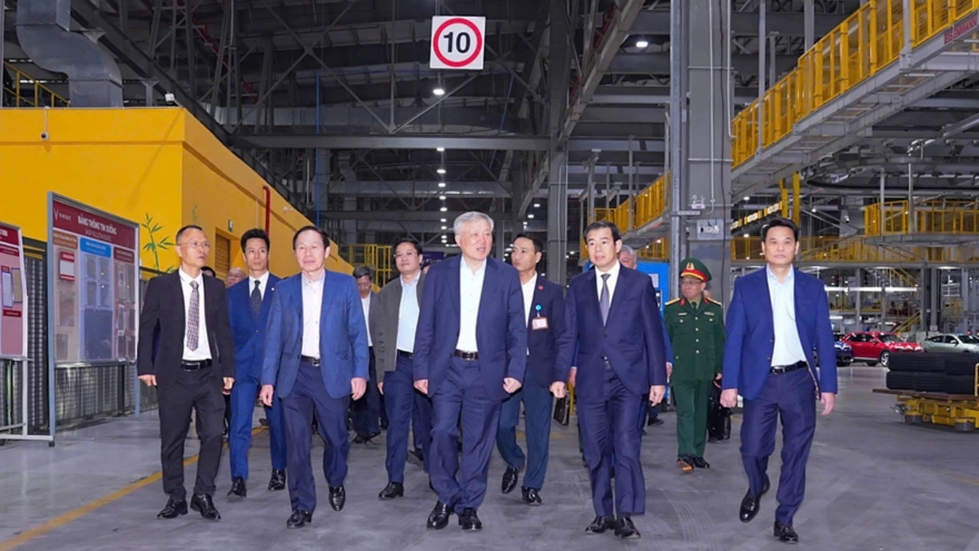 Phó Thủ tướng Nguyễn Hòa Bình làm việc với Vinfast và Cảng Hateco Hải Phòng