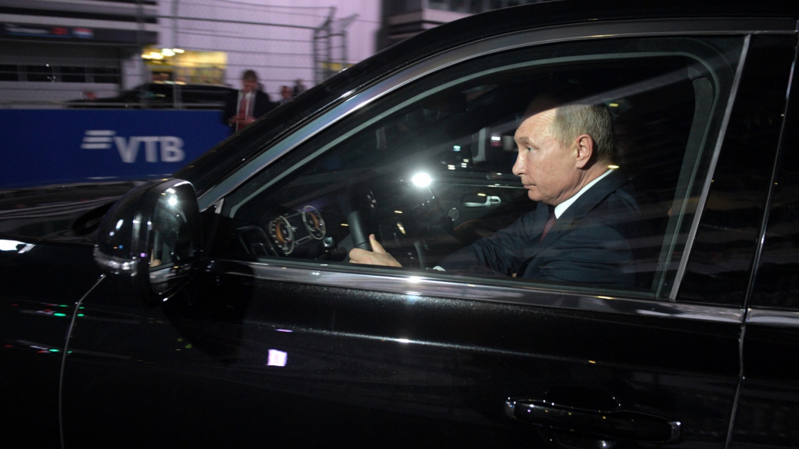Điện Kremlin tiết lộ Tổng thống Putin thi thoảng tự lái xe trong thành phố