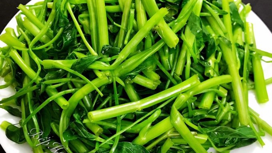 Cho muối khi luộc rau giúp rau xanh ngon hơn có đúng như cách nhiều người vẫn làm