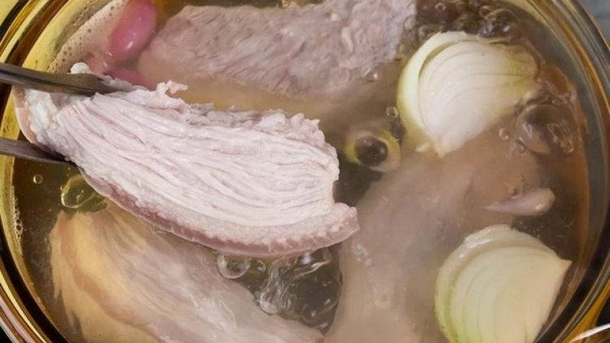 Bí quyết luộc thịt ngon: Không cho những loại gia vị này vào nước luộc