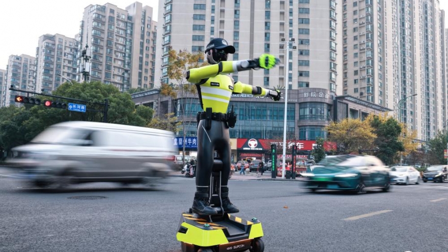 Hàng Châu (Trung Quốc) ra mắt robot cảnh sát giao thông AI đầu tiên