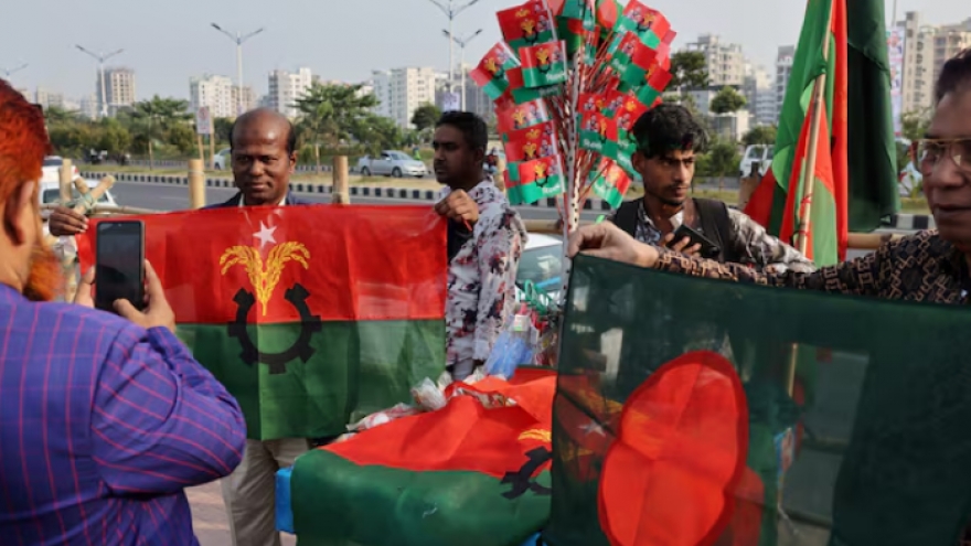 Trước bầu cử, chính trị gia Bangladesh về nước sau 17 năm lưu vong