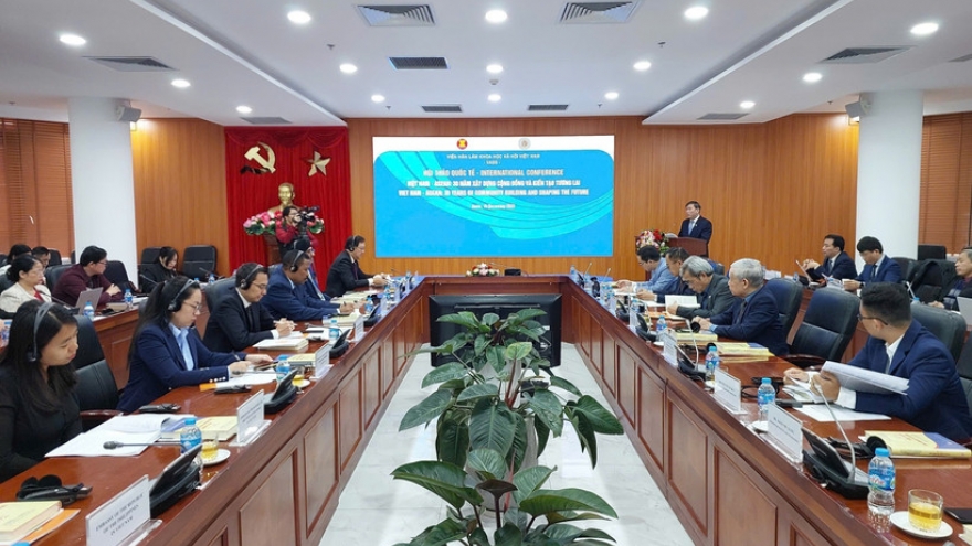 Vietnam marks 30 years in ASEAN with seminar on regional role, future vision