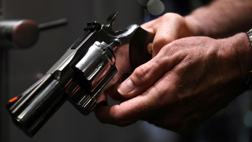 Xả súng ở Nam Phi khiến 10 người chết