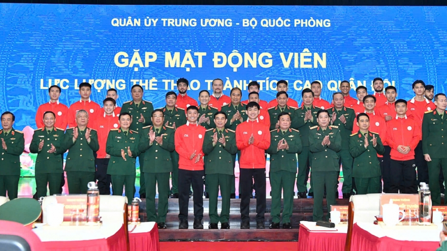 Đại tướng Phan Văn Giang gặp mặt, động viên CLB Thể Công Viettel