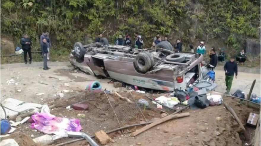 Bus carrying charity group overturns in Lao Cai, killing eight
