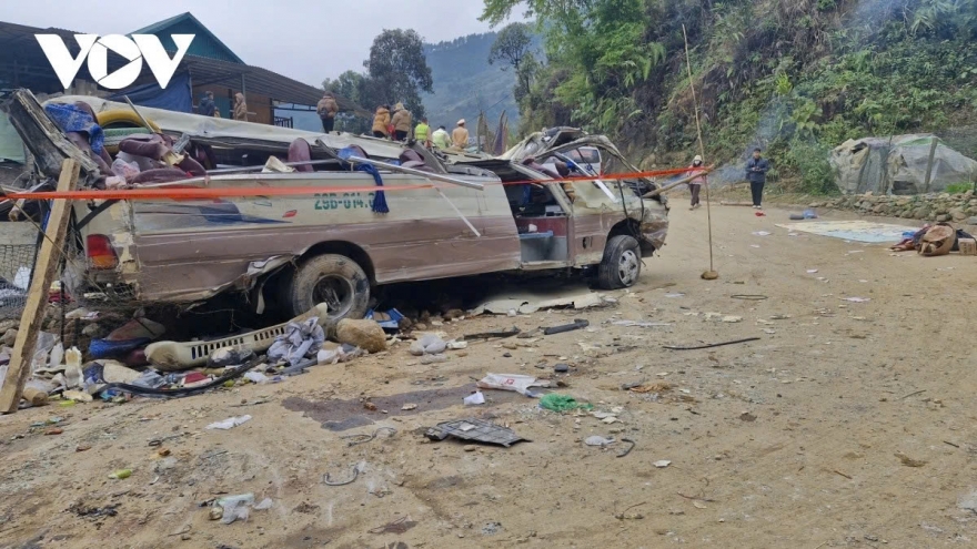 Hà Nội kiểm tra xe hợp đồng liên quan vụ tai nạn làm 9 người tử vong tại Lào Cai