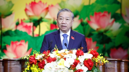 Party chief urges exemplary individuals to drive patriotic emulation movements