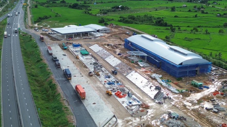 Cao tốc Bắc - Nam được bổ sung loạt điểm dừng xe, tiếp nhiên liệu dịp Tết