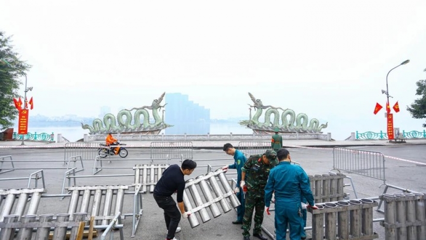Cận cảnh trận địa pháo hoa sẵn sàng khai hoả đón năm mới 2026 tại Hà Nội