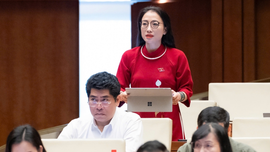 ĐBQH băn khoăn về mục tiêu đưa tiếng Anh thành ngôn ngữ thứ 2 trong trường học