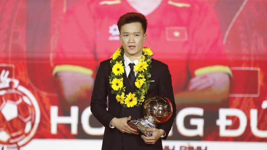 Hoàng Đức sánh ngang huyền thoại bóng đá Việt Nam về số Quả bóng Vàng