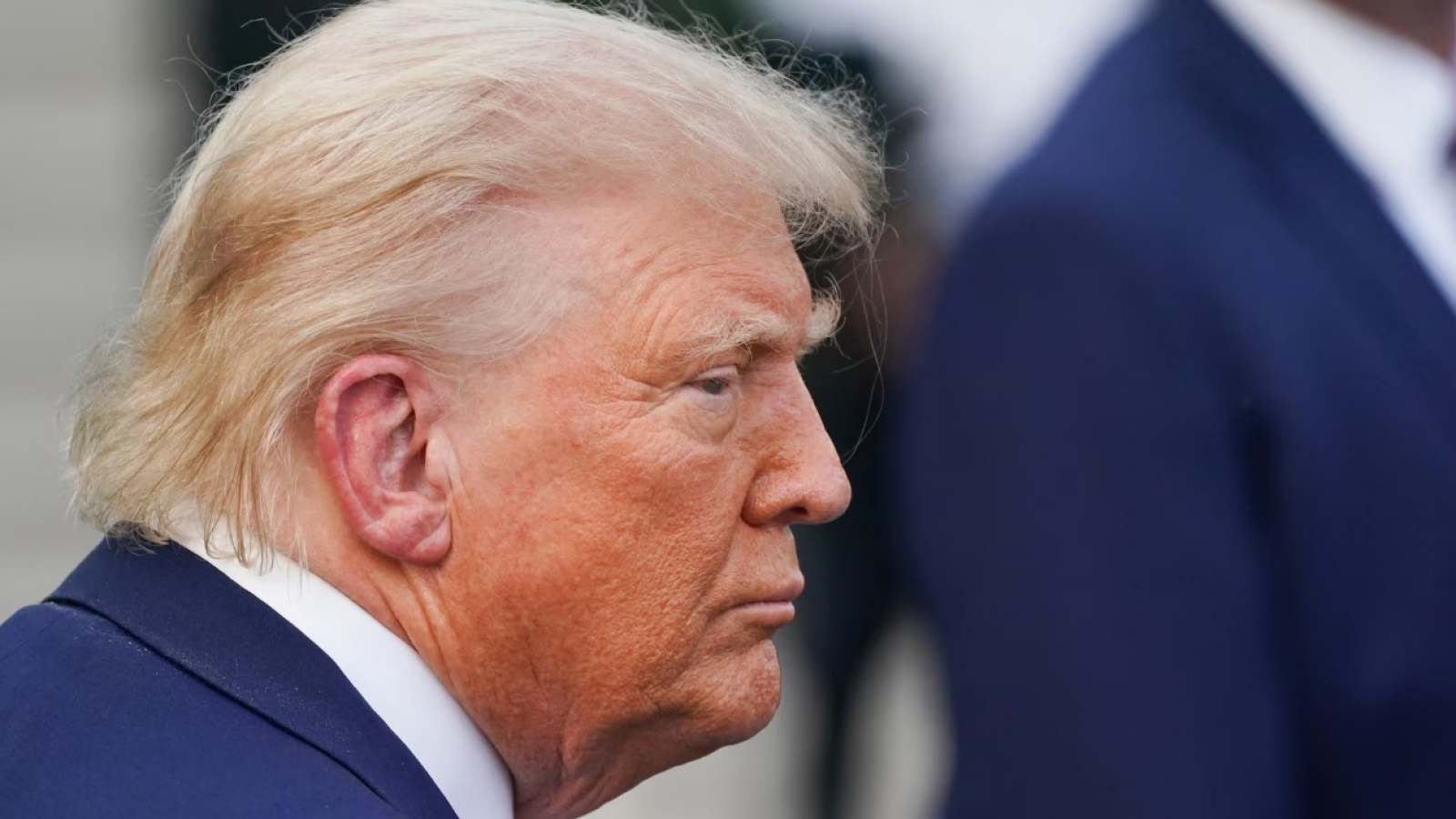 Nóng thế giới ngày 25/2: Ông Trump cân nhắc kịch bản không kích Iran