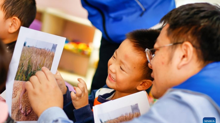 Trung Quốc lần đầu xem xét ban hành Luật dịch vụ chăm sóc trẻ em