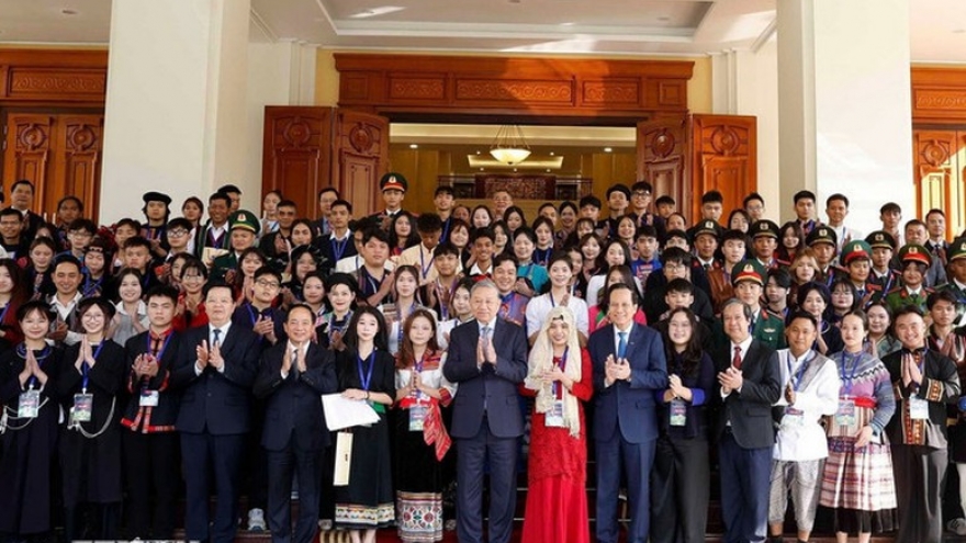 Tổng Bí thư: Bồi dưỡng, tạo nguồn cán bộ người dân tộc thiểu số