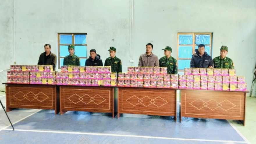 Lạng Sơn: Bắt giữ 4 đối tượng, thu giữ gần 200kg pháo nổ
