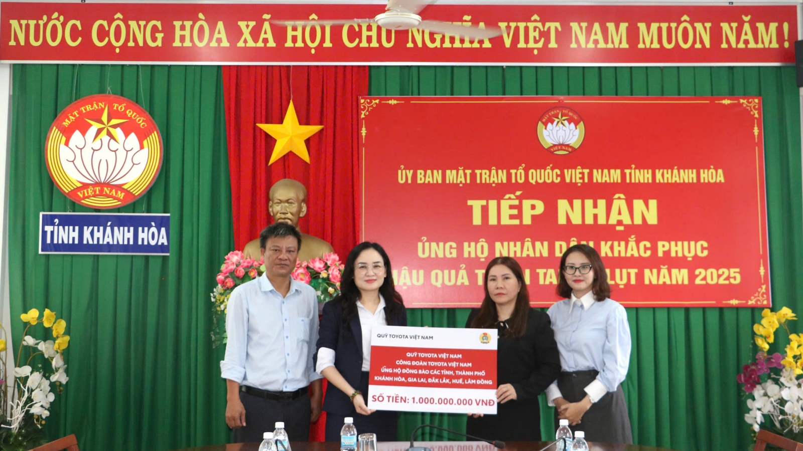 Toyota Việt Nam chung tay cùng bà con 5 tỉnh miền Trung và Tây Nguyên sau bão lũ