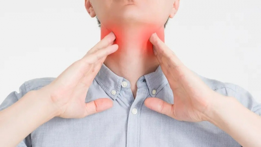 Đi khám do đau họng kéo dài, người đàn ông bất ngờ phát hiện mắc 4 loại ung thư