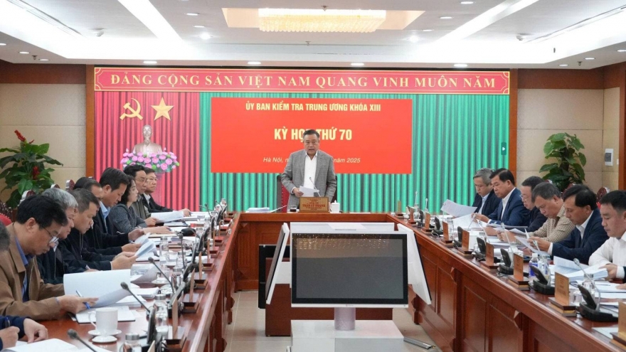 Kỷ luật cảnh cáo Thứ trưởng Lê Tấn Dũng và cựu Thứ trưởng Doãn Mậu Diệp