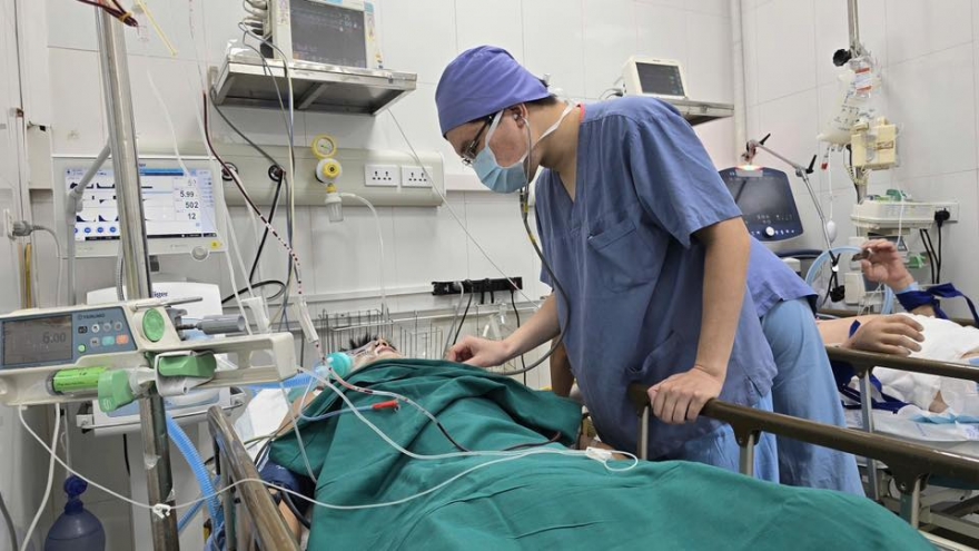 Vụ lật xe ở Lào Cai: Một nạn nhân nguy kịch, nhiều ca theo dõi đặc biệt