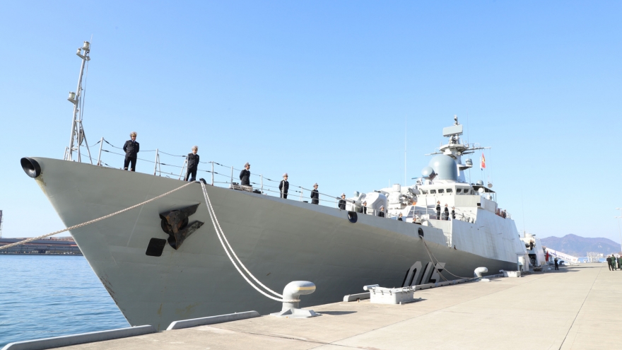 Vietnam’s frigate 015 docks at Kure Naval Base for Japan goodwill visit