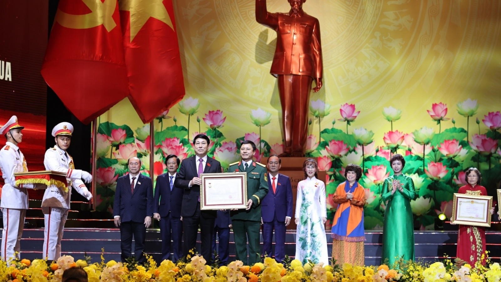 Giải mã “cú đúp”danh hiệu Anh hùng Lao động của Viettel trong đầu tư ra nước ngoài