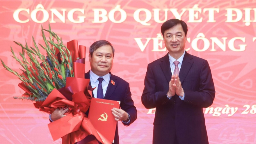 Phê chuẩn kết quả bầu, miễn nhiệm chức vụ Chủ tịch UBND thành phố Hà Nội